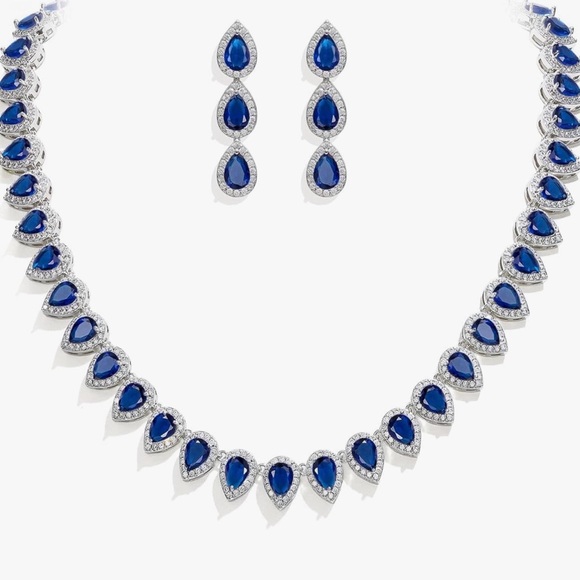 NEW Elegant Cubic Zirconia Teardrop Jewelry Set
